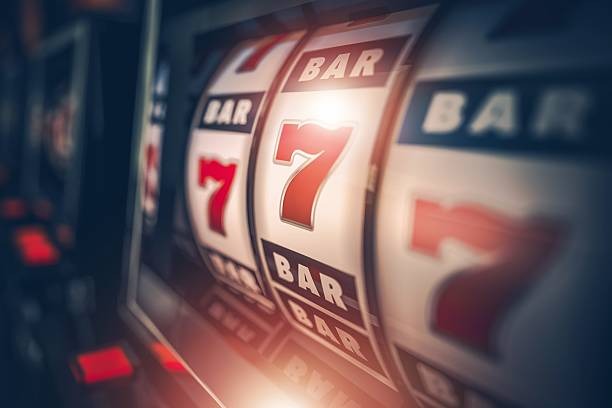 Live Dragon Tiger table at cipung slot with multi-camera feed and real-time card reveal